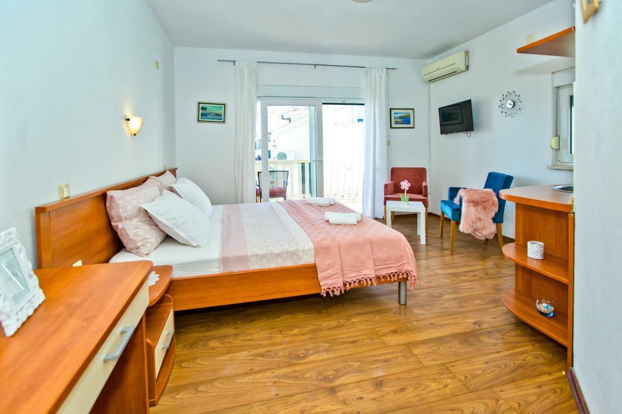 Apartments Bubalo Đảo Hvar Ngoại thất bức ảnh